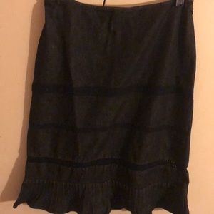 Ann Taylor  size 8 petite Black denim embroidery